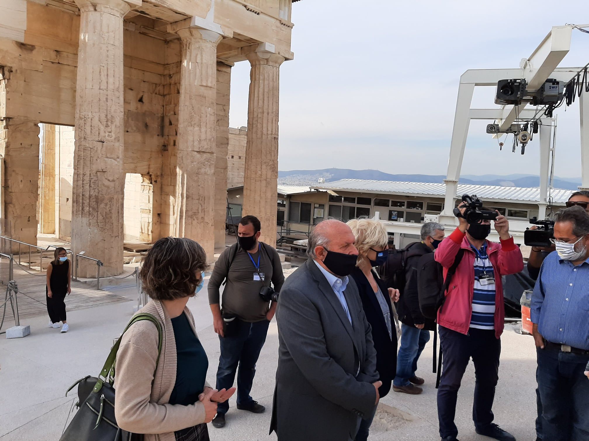 Αυτοψία στην Ακρόπολη για τους τσιμεντένιους διαδρόμους