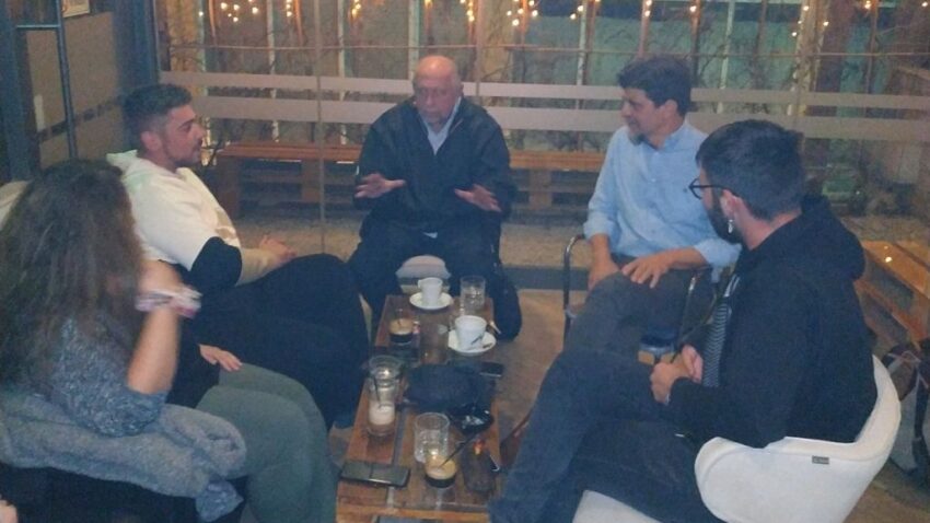 Στις Αχαρνές με νέους