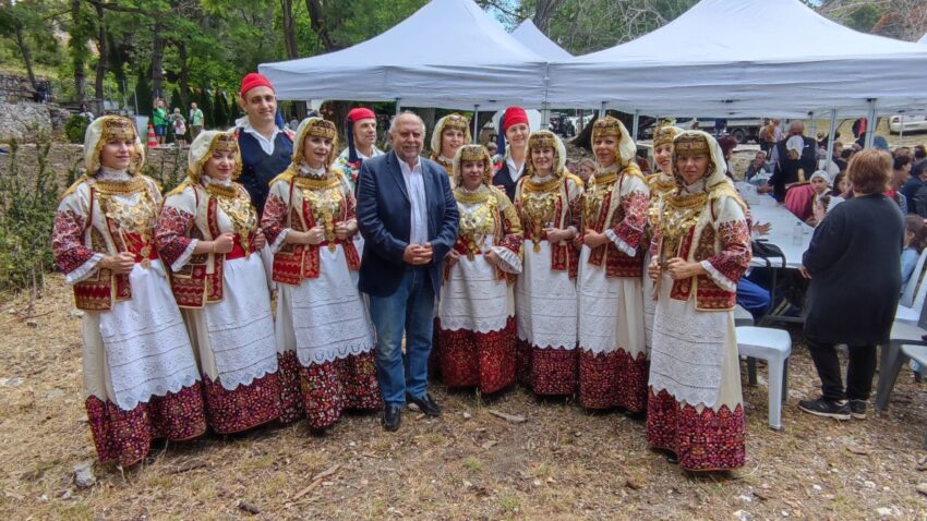 Πανηγύρι Αγίας Τριάδας στο Μενίδι