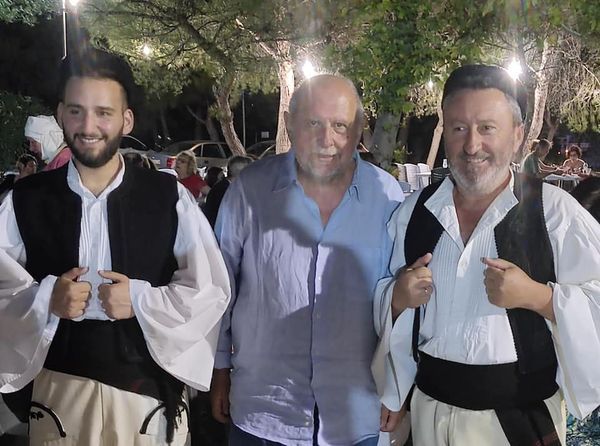 Με τους Ηπειρώτες των Αχαρνών