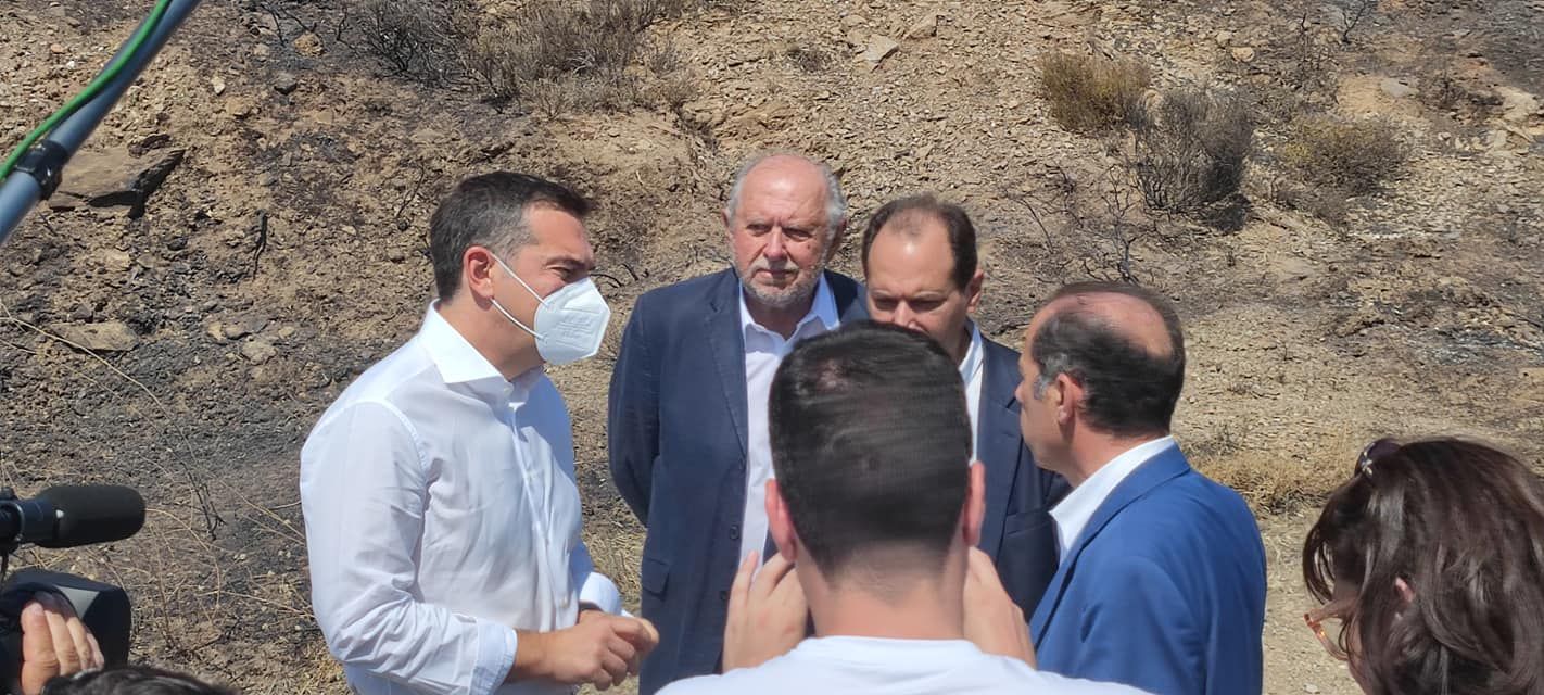 Αυτοψία στα καμένα της Πεντέλης με τον Αλέξη Τσίπρα