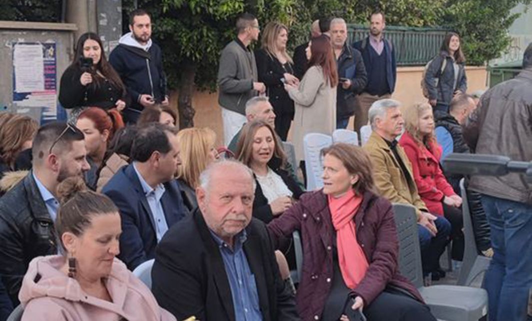 Στις Αχαρνές